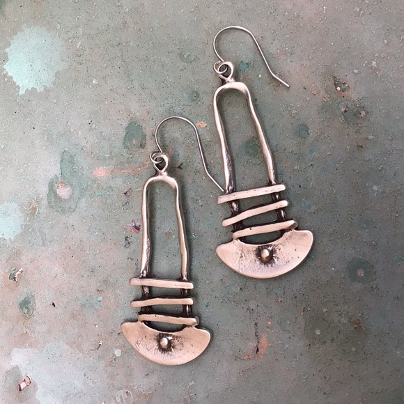 Artisan silver Sundance charm Earrings - Picture 5 of 5